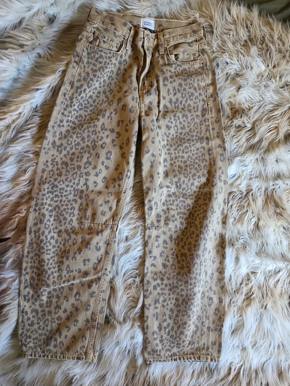 Citizens Of Humanity Miro Cheetah-Print Relaxed Barrel Jeans - Picture 9 of 11